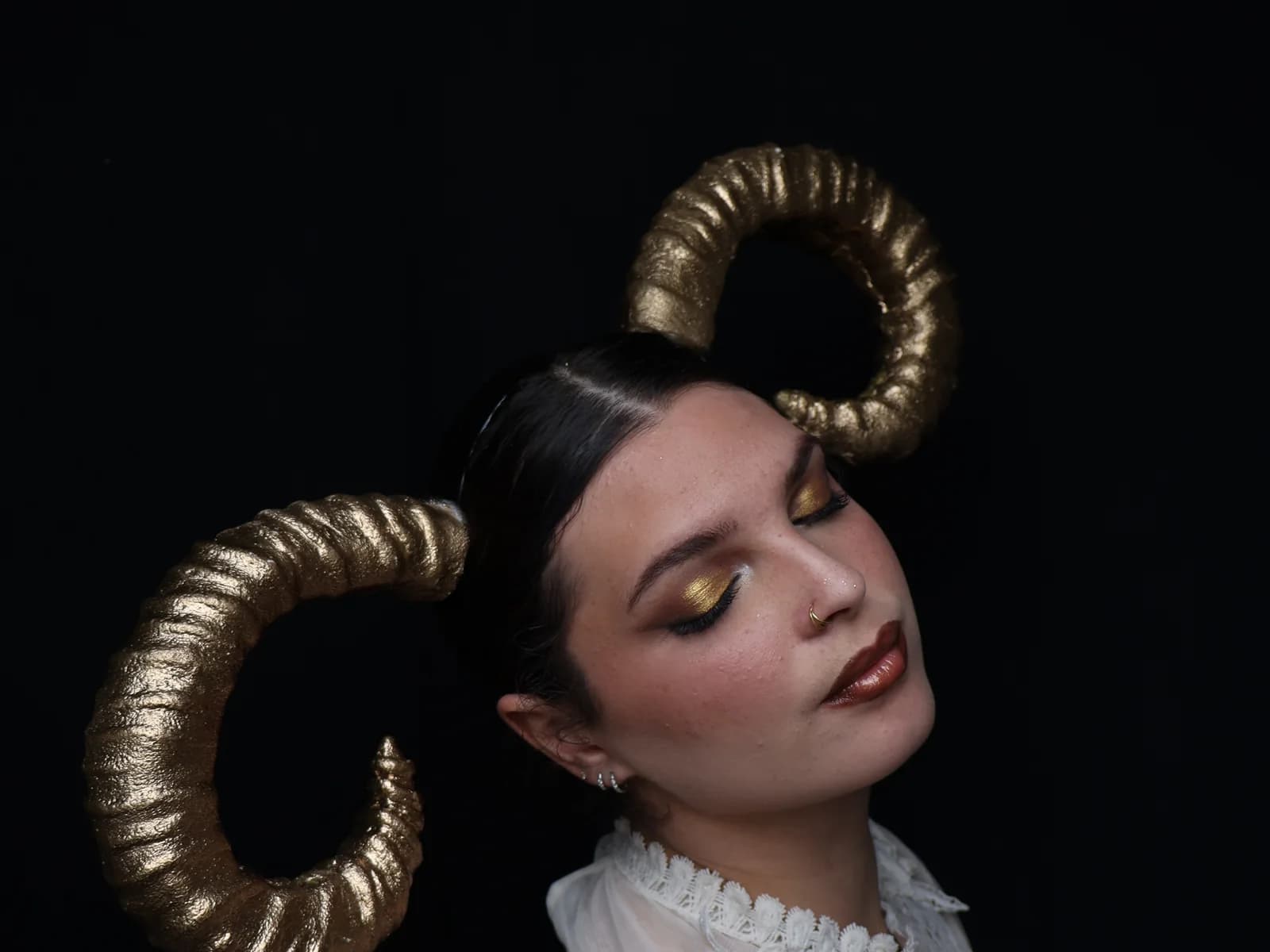 Maquillage artistique doré réalisé par l’Atelier d’Héloïse
